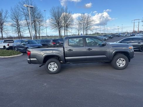 Used 2018 Toyota Tacoma SR w/ SR Convenience Package image 11