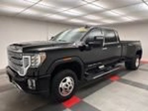 Used 2023 GMC Sierra 3500 Denali w/ Denali Ultimate Package AWD/4WD image 1