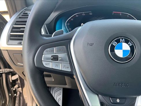 Used 2025 BMW X4 xDrive30i AWD/4WD image 21