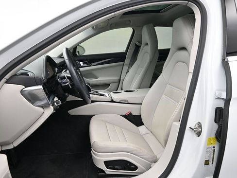 Certified 2023 Porsche Panamera Platinum Edition image 5