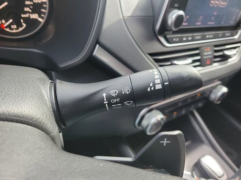 Used 2021 Nissan Altima 2.5 SR FWD image 32