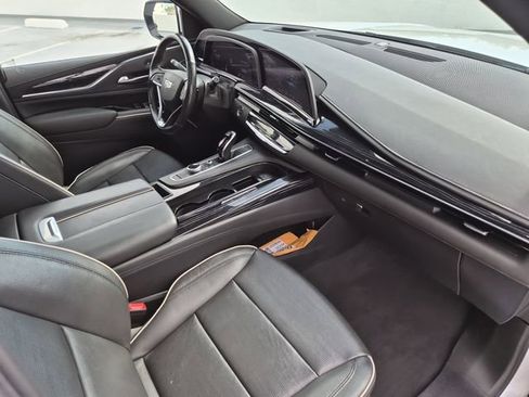 Used 2021 Cadillac Escalade Sport w/ LPO, Illumination Package image 20