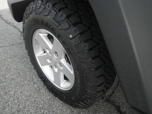 Used 2017 Jeep Wrangler Unlimited Sport w/ Quick Order Package 23S image 12