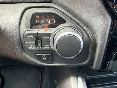 Used 2025 RAM 1500 Big Horn AWD/4WD image 17