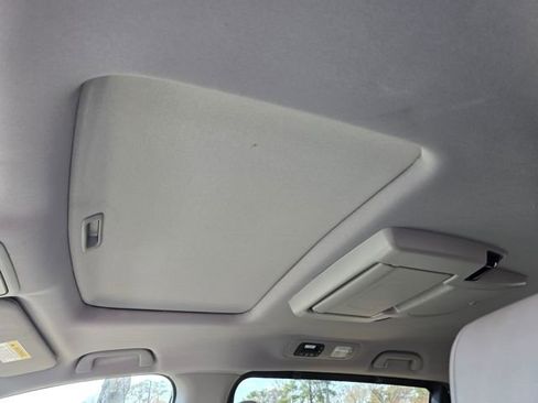 Used 2023 Honda Odyssey Touring image 9