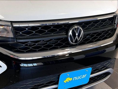 Used 2023 Volkswagen Taos SE AWD/4WD image 32