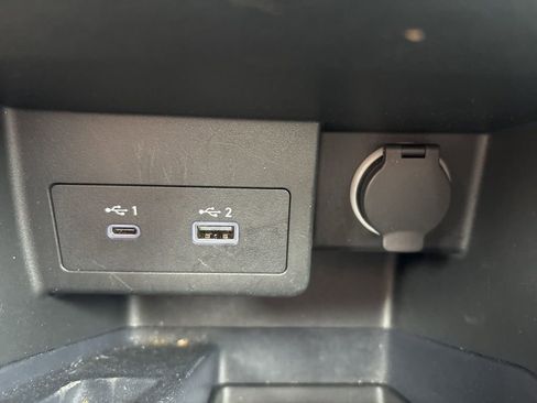 Used 2023 Nissan Kicks SR w/ SR Premium Package FWD image 23