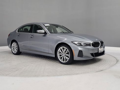 Used 2024 BMW 330i Sedan w/ Premium Package image 34