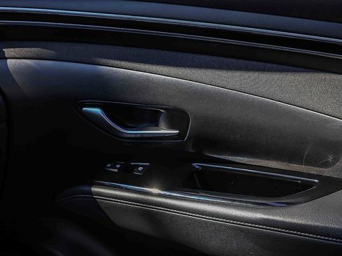 Used 2022 Hyundai Tucson Limited image 16