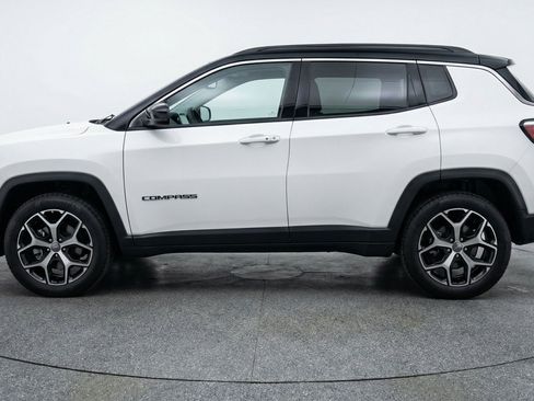 Used 2025 Jeep Compass Limited AWD/4WD image 5
