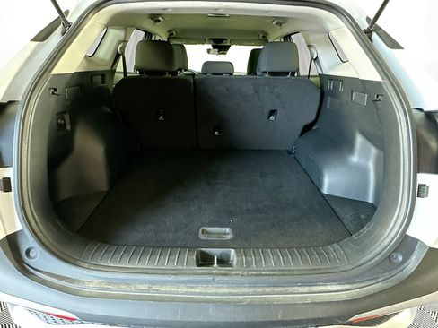 Used 2025 Kia Sportage LX image 27