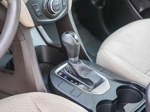 Used 2017 Hyundai Santa Fe Sport FWD image 19