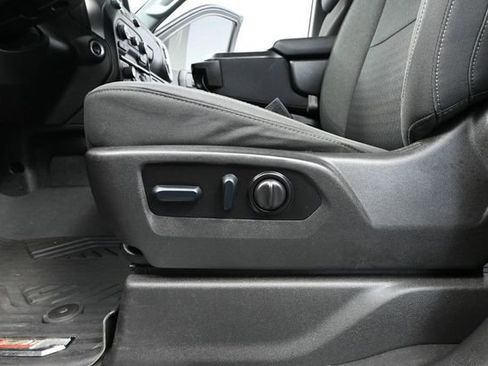 Used 2022 Chevrolet Silverado 1500 LT AWD/4WD image 23