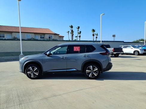 Used 2021 Nissan Rogue SL FWD image 3