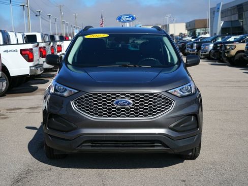 Used 2023 Ford Edge SE image 2
