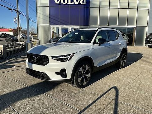 New 2026 Volvo XC40 B5 Plus w/ Protection Package Premier image 3