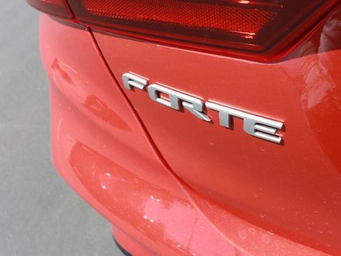 Used 2023 Kia Forte GT-Line w/ GT-Line Premium Package FWD image 6