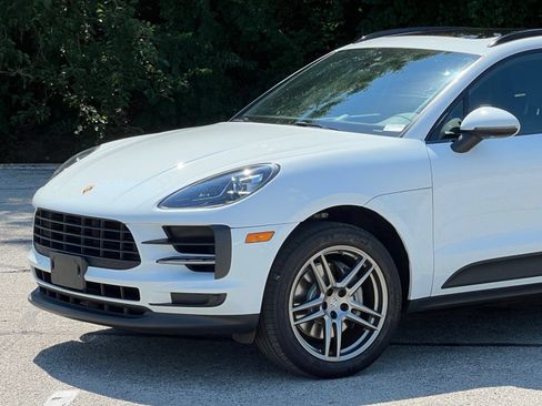 Certified 2019 Porsche Macan S AWD/4WD image 11