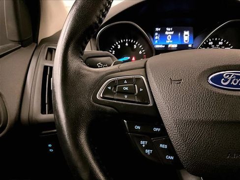 Used 2015 Ford Focus SE w/ SE Sport Package FWD image 18