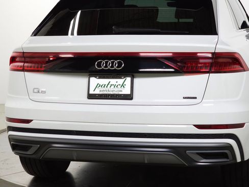 Used 2023 Audi Q8 Prestige AWD/4WD image 10