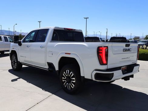 Used 2025 GMC Sierra 3500 Denali Ultimate AWD/4WD image 4