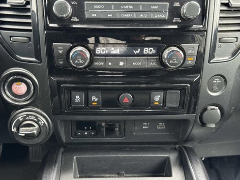 Used 2022 Nissan Titan PRO-4X w/ Pro-4x Utility Package image 11