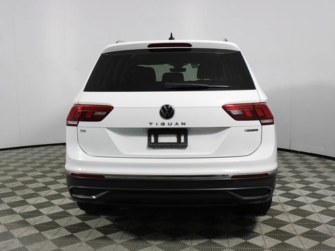 Used 2022 Volkswagen Tiguan SE w/ Panoramic Sunroof Package AWD/4WD image 5