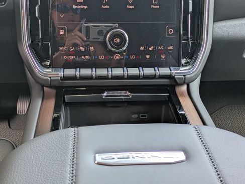 New 2026 GMC Yukon Denali w/ Denali Reserve Package RWD image 24