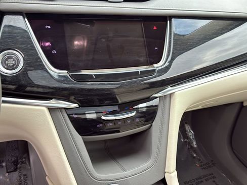 Certified 2022 Cadillac XT6 Premium Luxury image 9