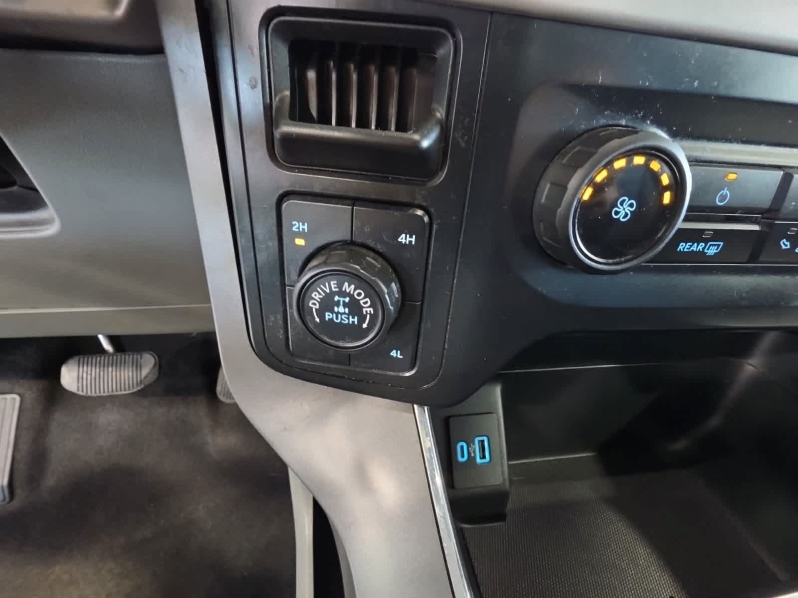 Used 2023 Ford F150 XLT AWD/4WD image 25
