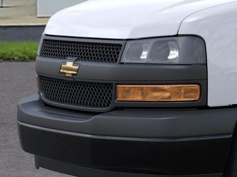 New 2025 Chevrolet Express 2500 image 13