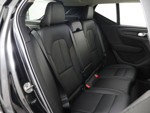 Used 2024 Volvo XC40 B5 Plus image 34