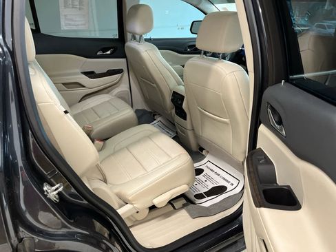 Used 2022 GMC Acadia Denali w/ Denali Ultimate Package image 21