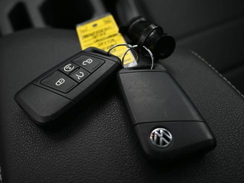 Used 2024 Volkswagen Jetta SE FWD image 29