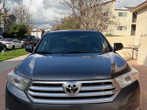 Used 2012 Toyota Highlander SE image 4