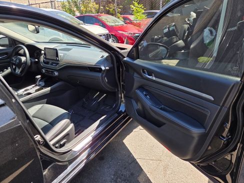 Used 2021 Nissan Altima 2.5 Platinum AWD/4WD image 10