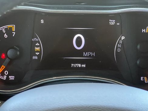Used 2019 Jeep Grand Cherokee Limited w/ Luxury Group II AWD/4WD image 37