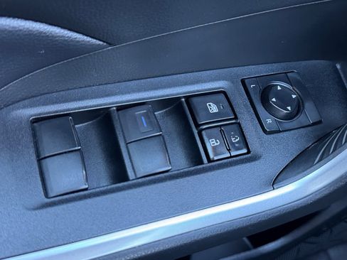 Used 2021 Toyota RAV4 LE image 14