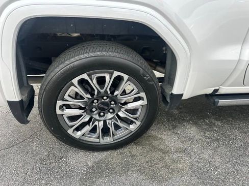 Used 2024 GMC Sierra 1500 Denali Ultimate image 12