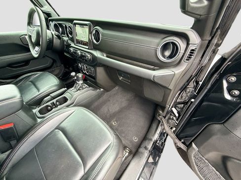 Used 2023 Jeep Wrangler Unlimited Sahara AWD/4WD image 37