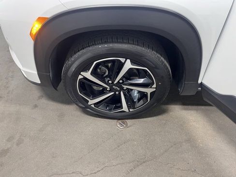 Used 2023 Chevrolet TrailBlazer RS image 28