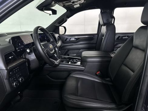 Used 2025 Chevrolet Suburban LT AWD/4WD image 20