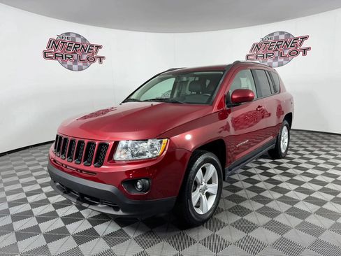 Used 2017 Jeep Compass Latitude AWD/4WD image 3