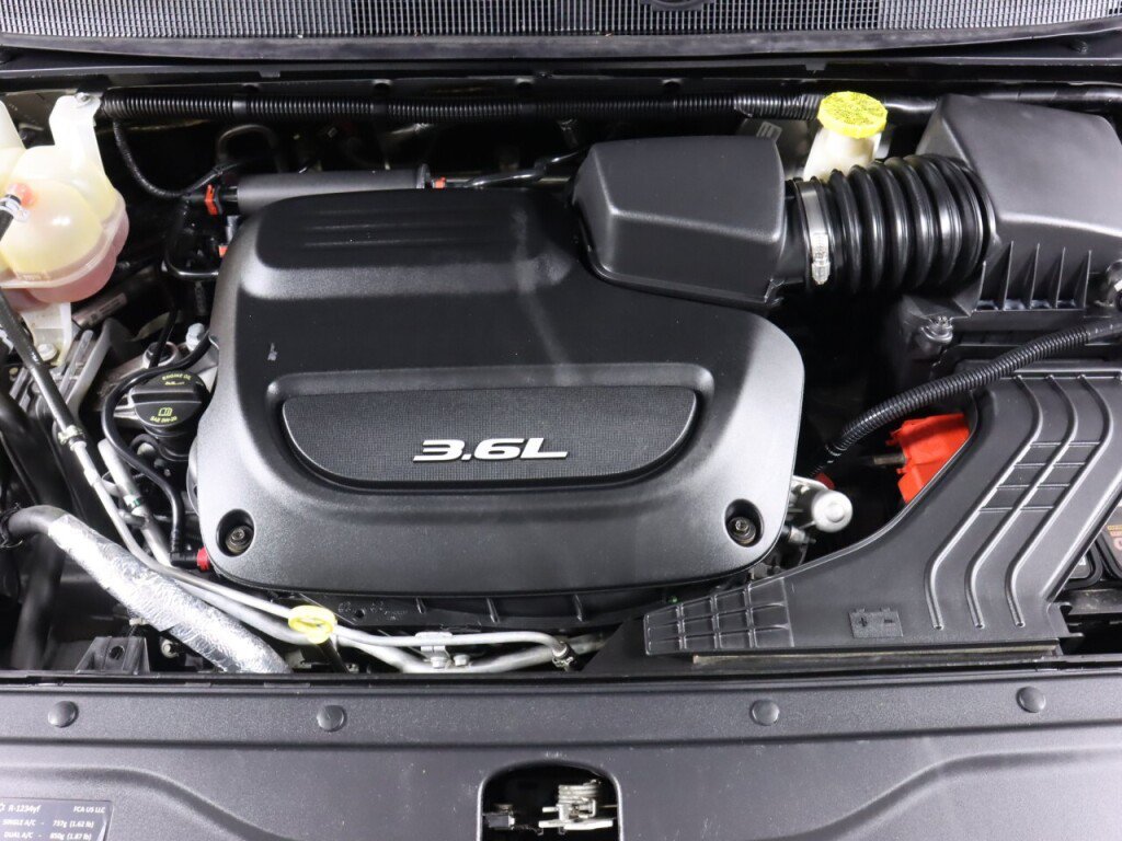 Used 2017 Chrysler Pacifica Touring-L FWD image 44