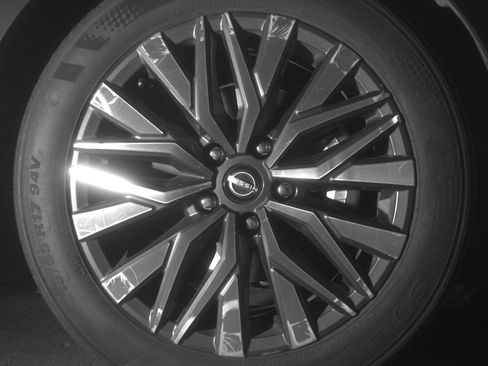 Used 2024 Nissan Altima 2.5 SV image 13