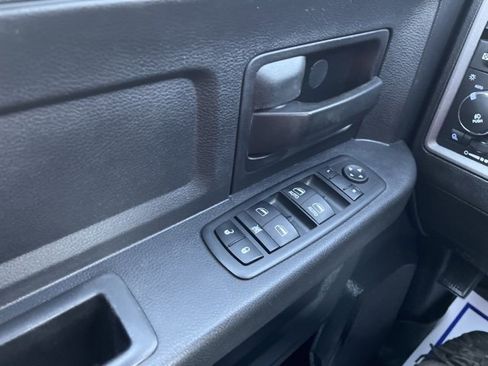 Used 2015 RAM 1500 Express image 18