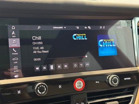 Used 2025 Porsche Macan image 17