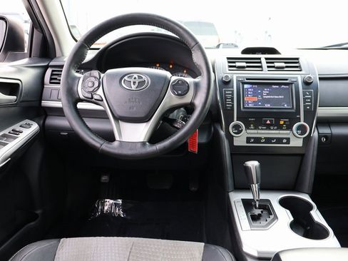 Used 2013 Toyota Camry SE image 18