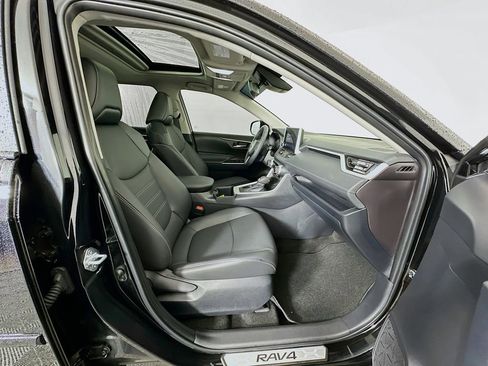 Certified 2025 Toyota RAV4 XLE Premium image 28