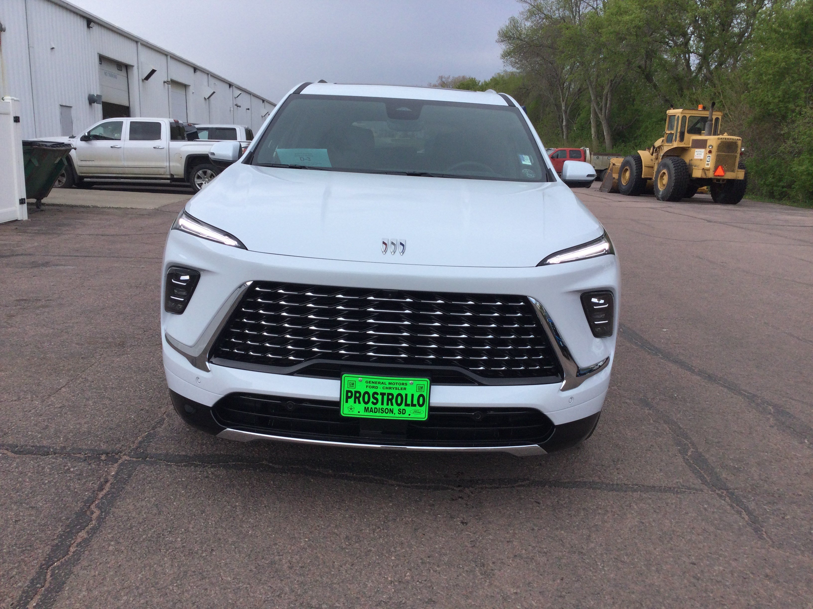 Used 2026 Buick Enclave Avenir w/ Super Cruise Package FWD image 3